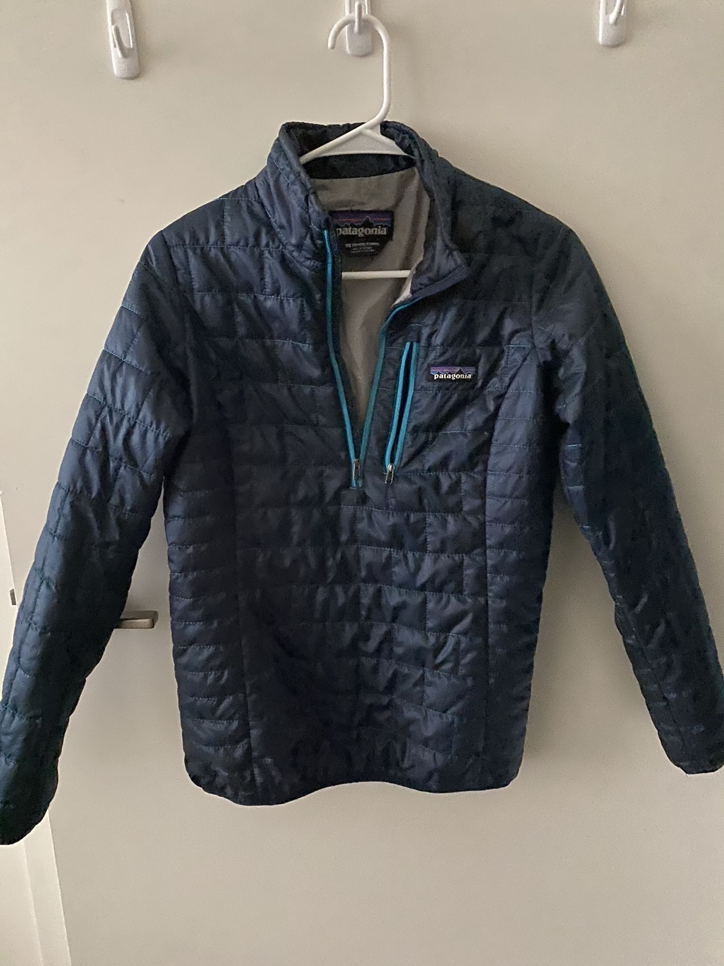 Patagonia XS puffer jacket