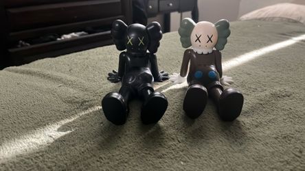 KLAWS Small Figures For Desk Like