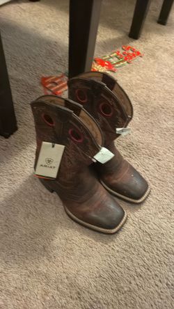 Ariat boots (kids) size 1