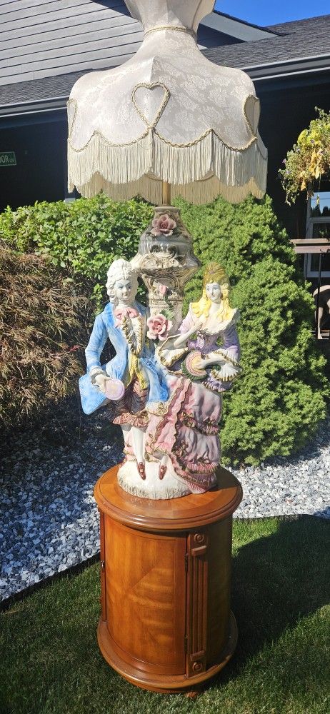Vintage Capodimonte Lamp. Circa 1965