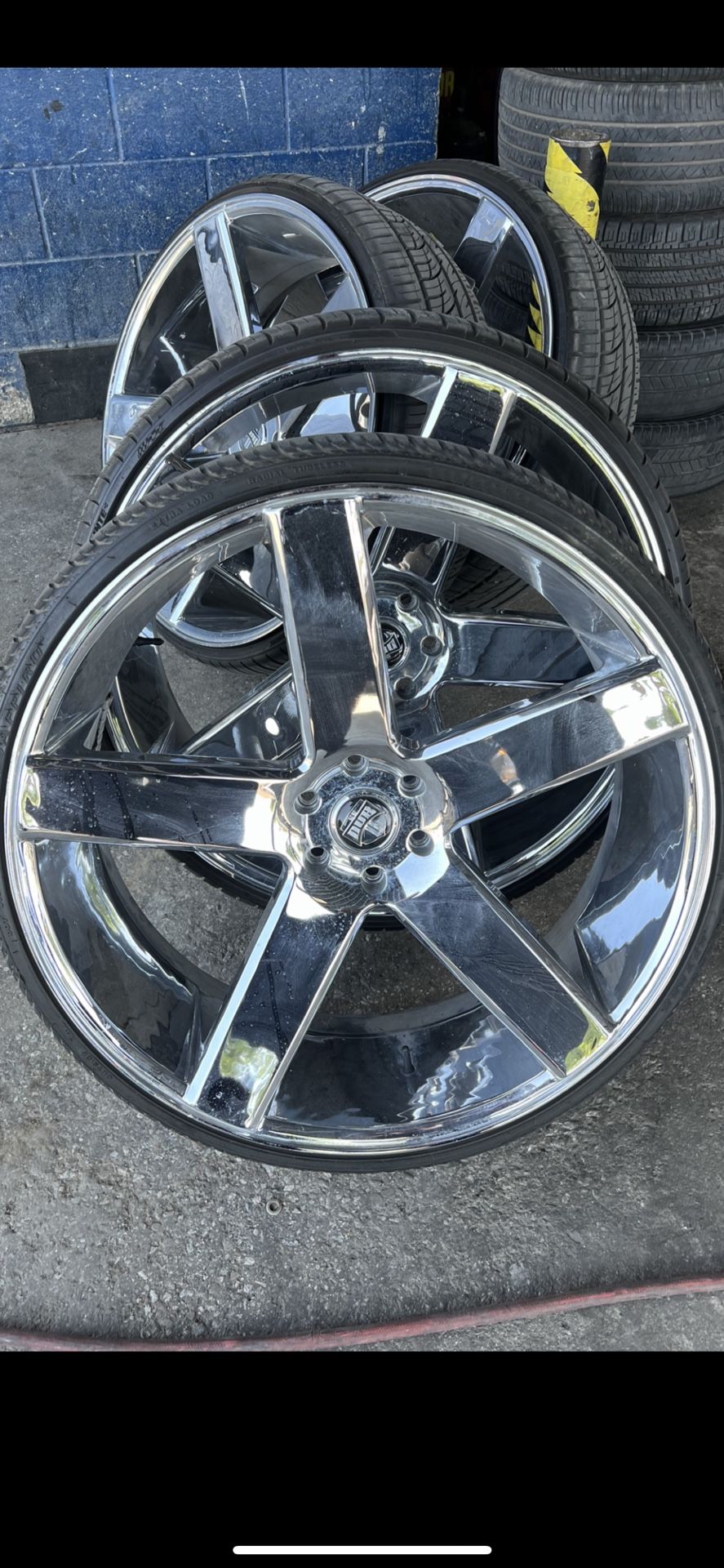 28 Inch Dub Ballers