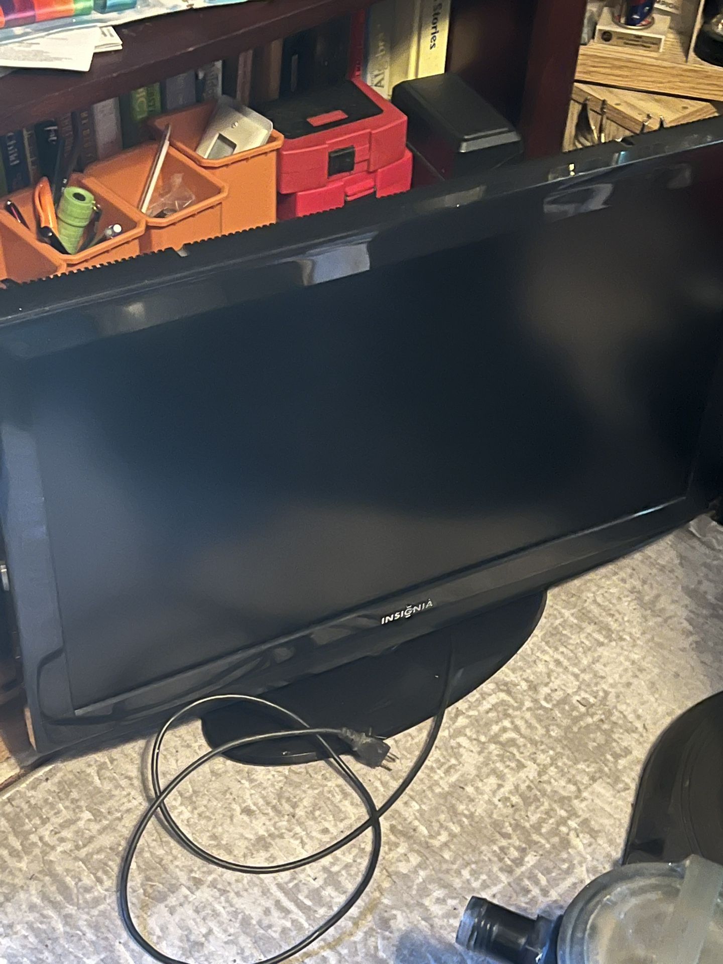 Insignia 31 In Flat TV