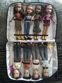 Bratz dolls 4 boys - 4 girls 2003 and Carring. Case great CONDITION All 100.00