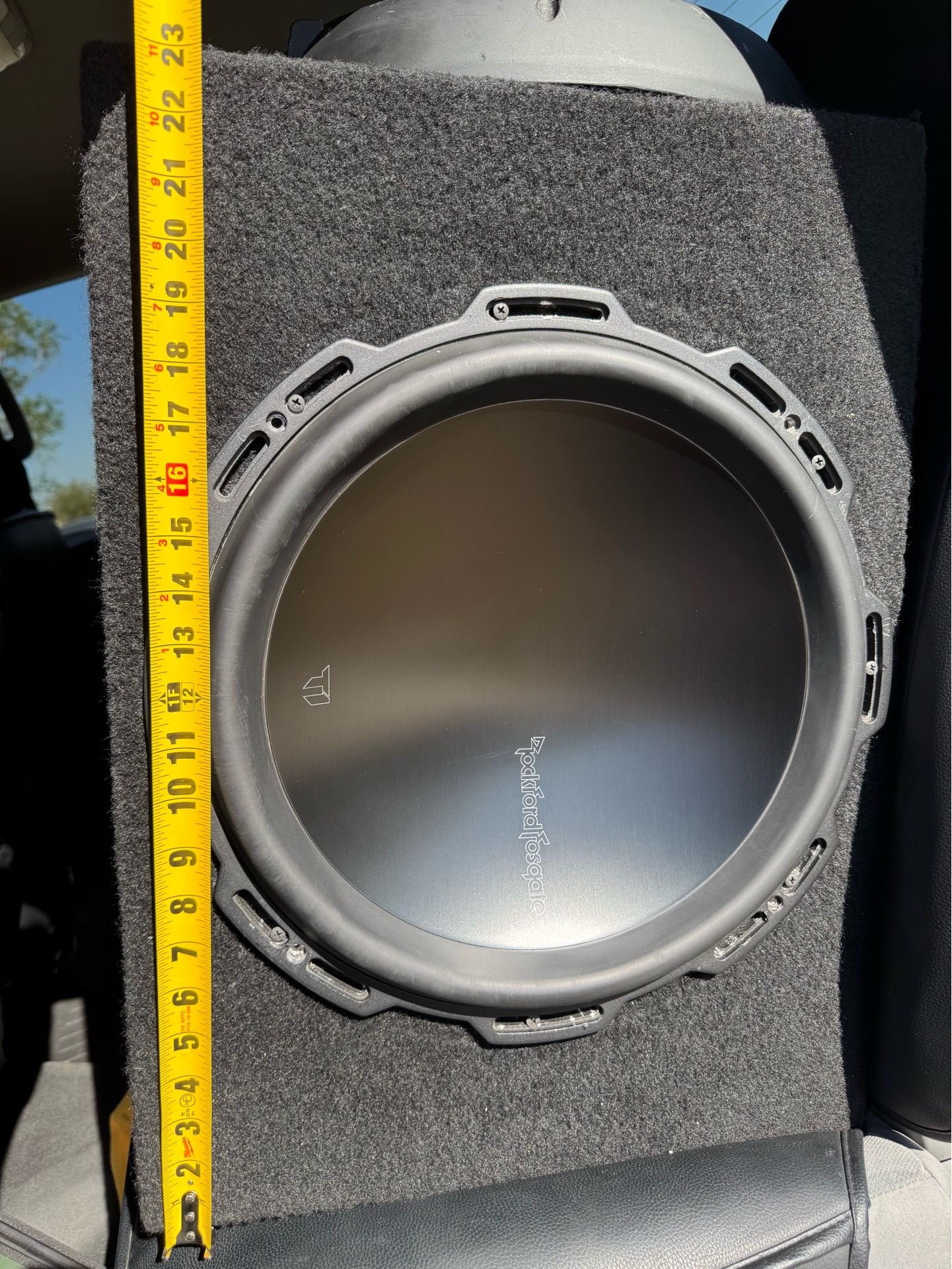Rockford fosgate t1 15”