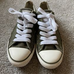 Converse Chuck Taylor Green Women’s Size 8