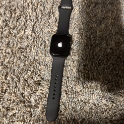 Apple Watch SE Cellular 44 mm