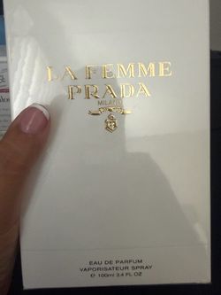 La femme Prada perfume
