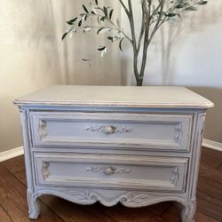 Drexel Heritage Furnishings Inc Side Table Night Stand 