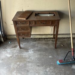 SINGER SEWING TABLE