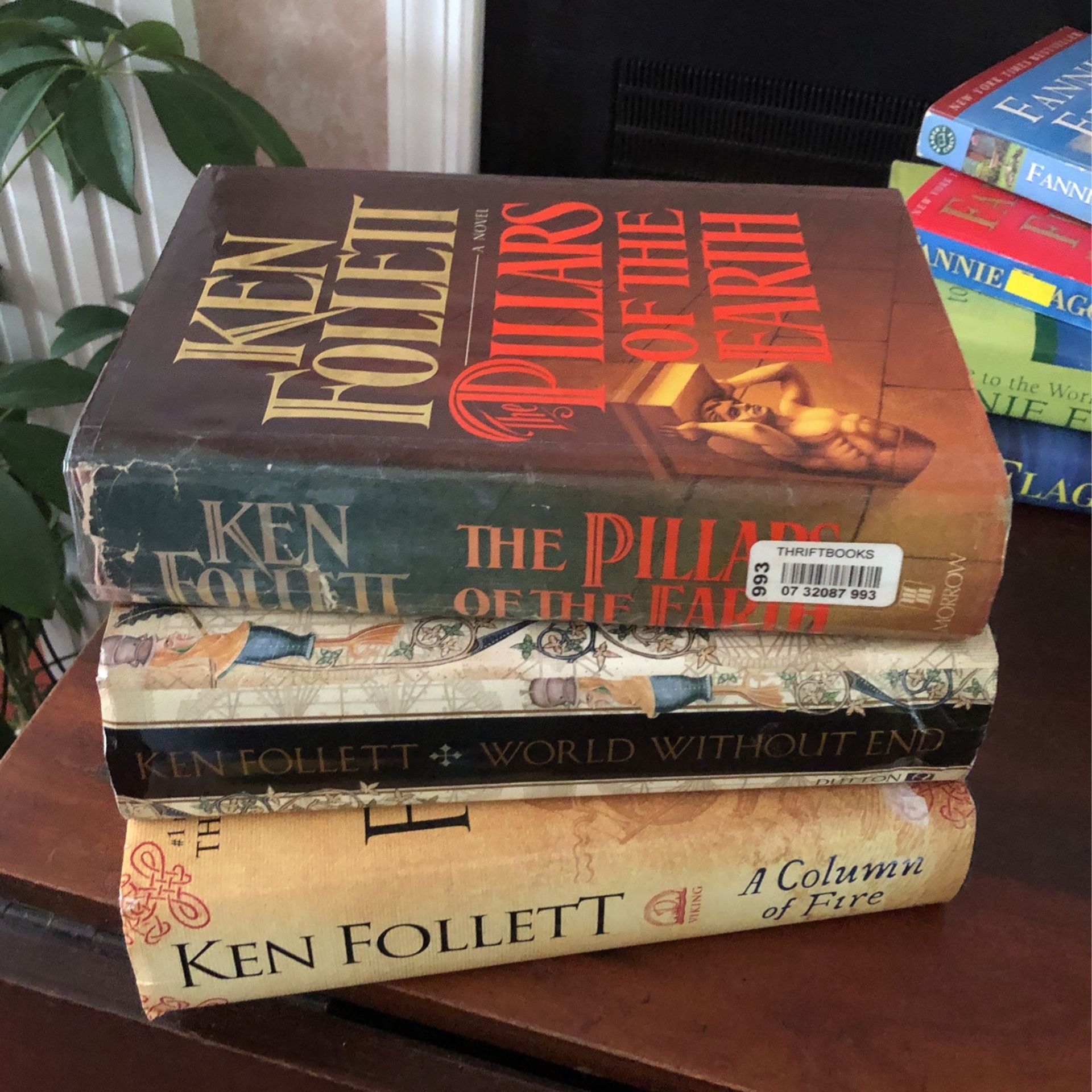 Books- Ken Follett-Pillars Of The Earth Series