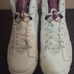 Jordan 6 Retro "Maroon" - Sz 6.5Y/8 in Women