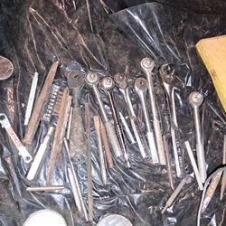 Socket Wrenches And Sockets 