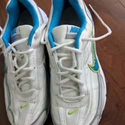 Nike Shoes Size 9.5 Manufactured 2012 Excellent Condition!!;