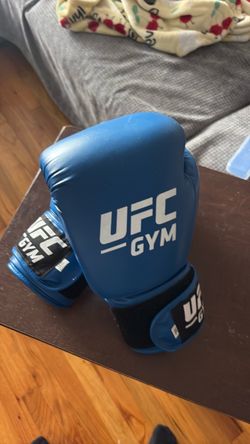 Boxing gloves