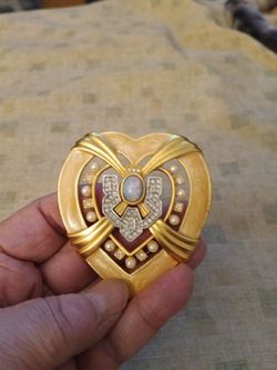 Liz Taylor heart broch