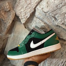 Jordan 1 Low Holiday Special Sz 11.5