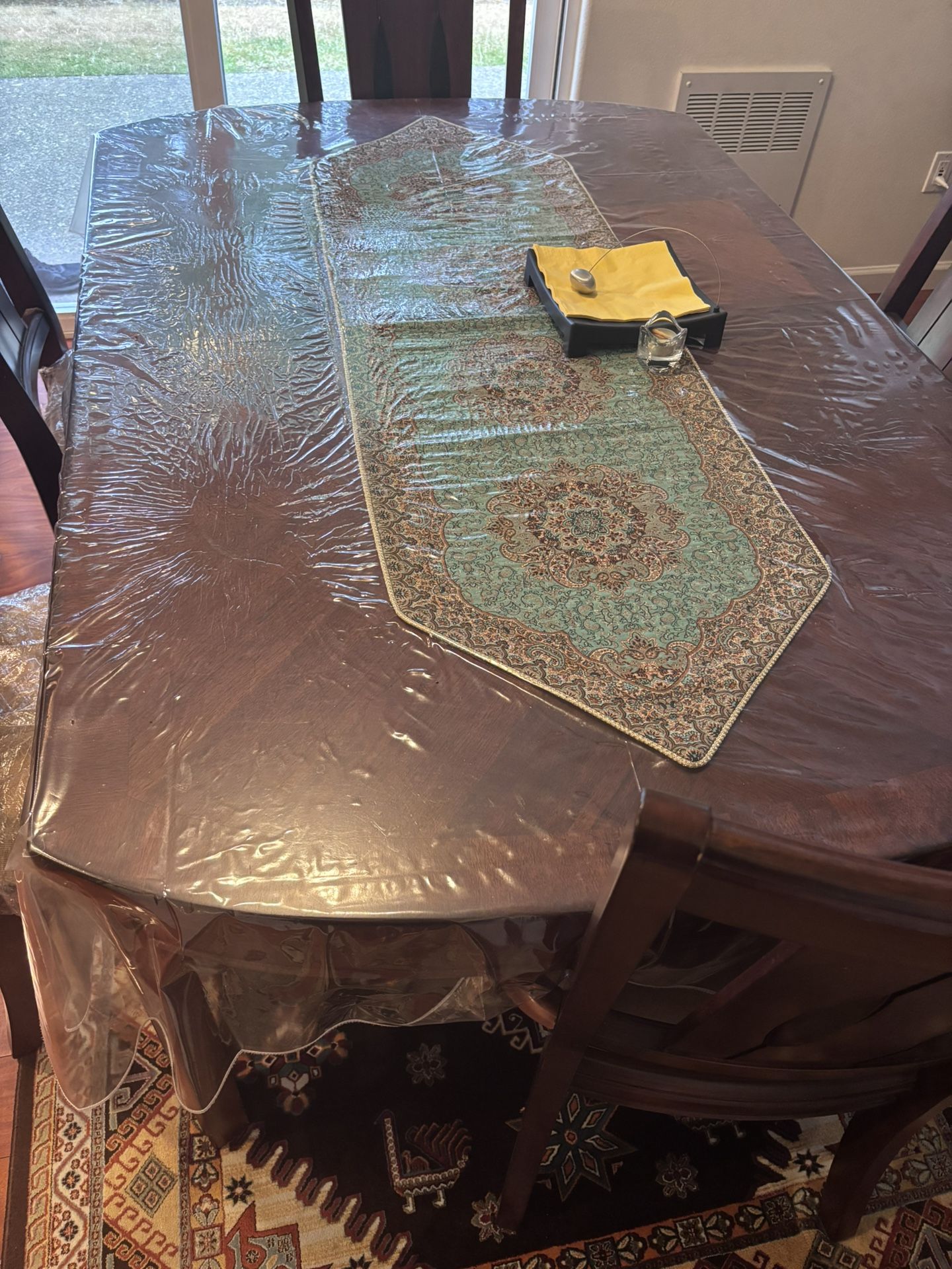 Great quality walnut wood Dining Table with 6 chairs and table extension