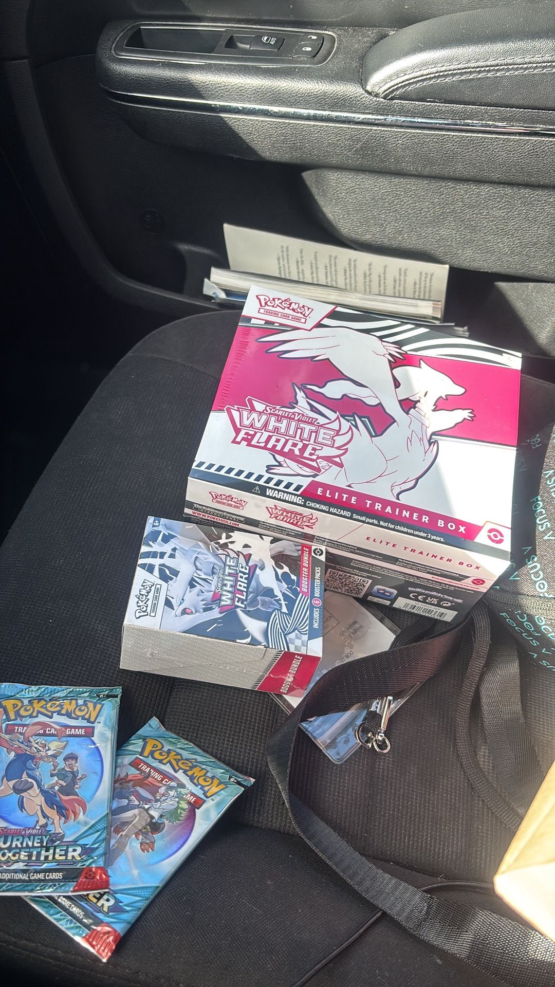 Pokémon White Flare Elite Trainer Box Sealed