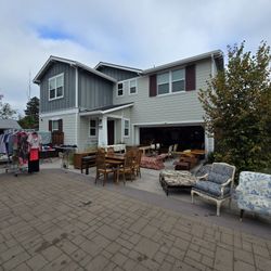 LAST DAY! Cul-de-sac Driveway Garage Sale Sunday 11/30 from 9am-4pm. Address is 114 B St, Hayward 94541