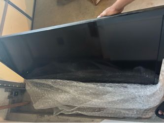 Sharp LC-70LE733U — a 70-inch LED LCD TV