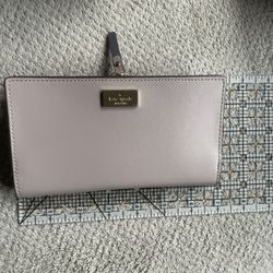 New Kate Spade Wallet 
