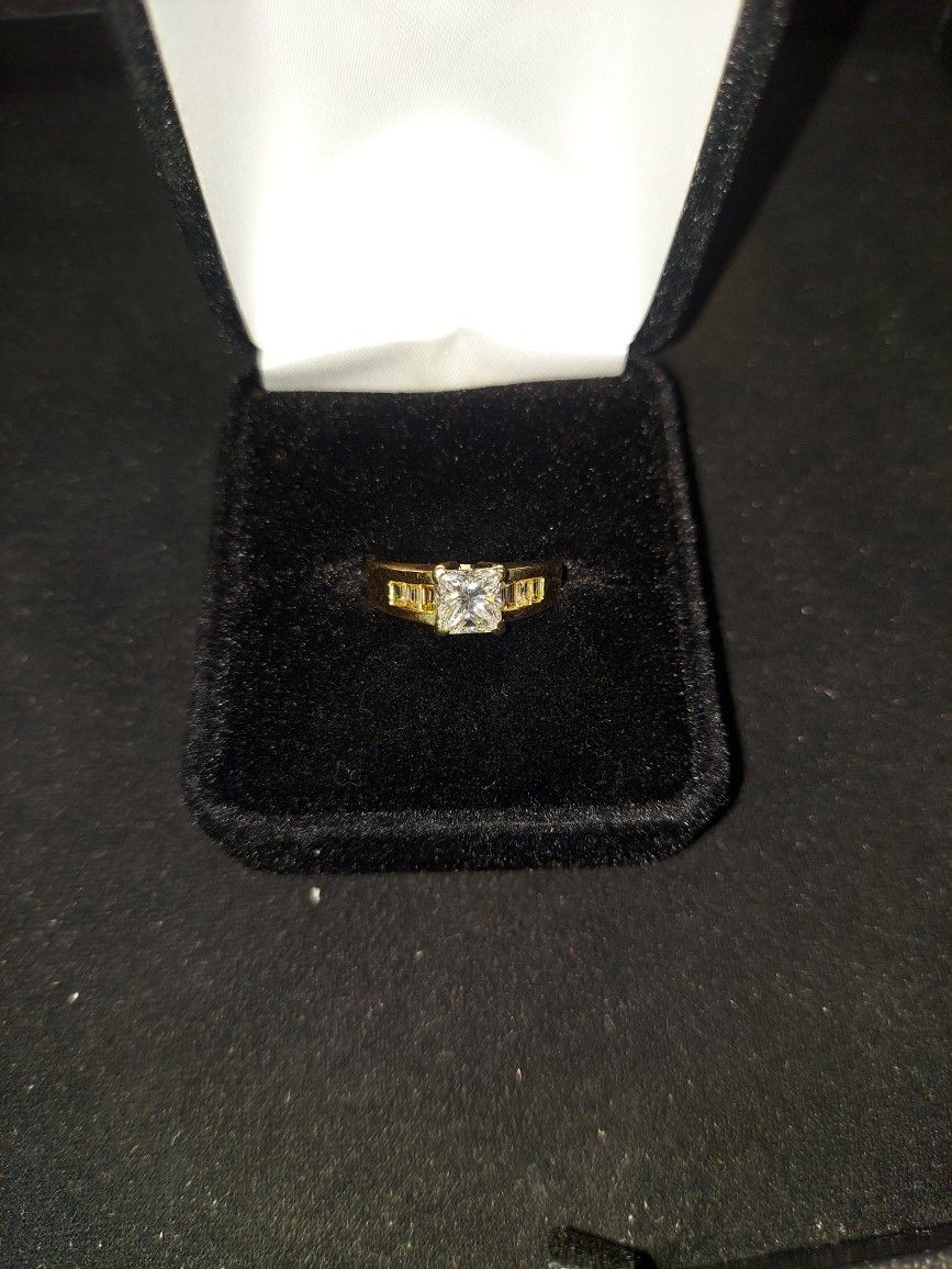 14k 5.7g 1.33 Carat Ring