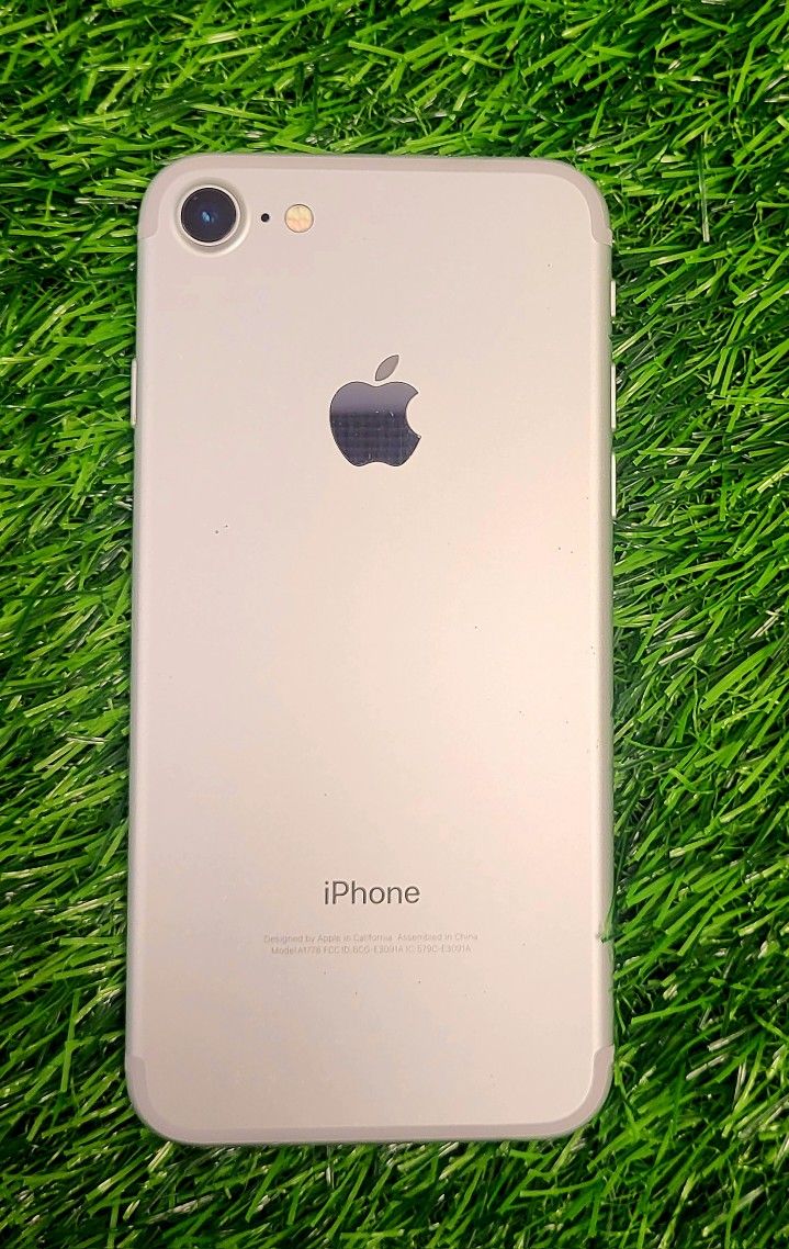 Apple Iphone 7 32gb Unlocked!