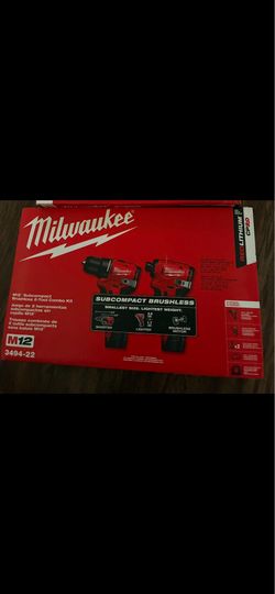 Milwaukee m12 brushless impact set with batteries and charger 140$ new/Nuevos