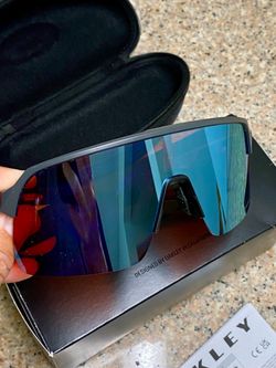 SUTRO LITE MATTE CARBON PRIZM SNOW SAPPHIRE SUNGLASSES