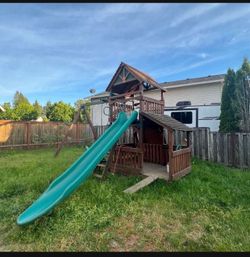 Outdoor play structure, super durable and in great condition