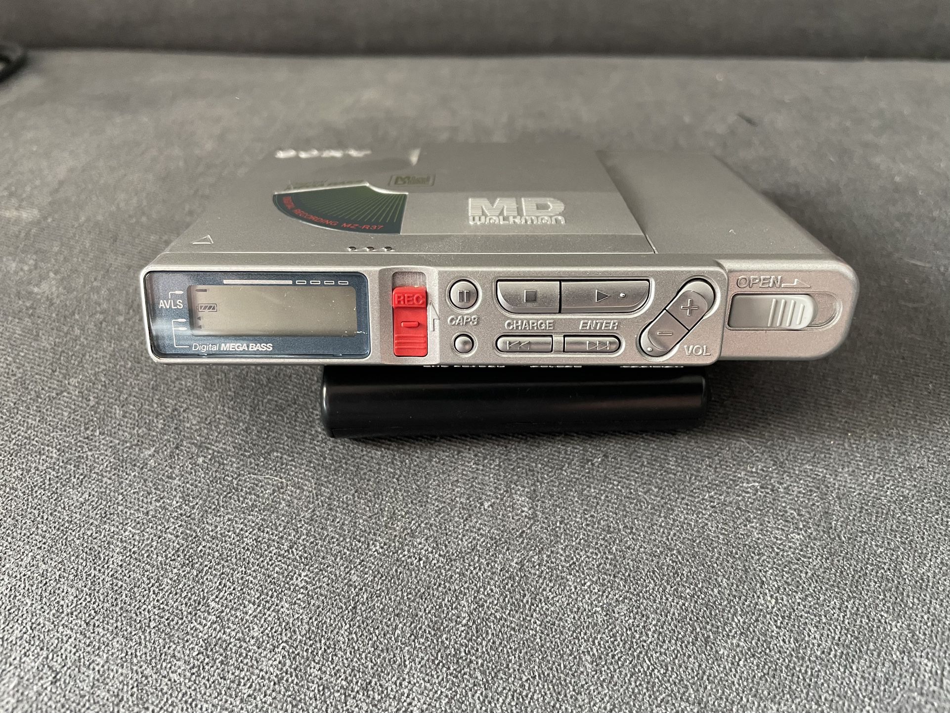 Sony MZ-R37 MD Walkman Minidisc Player/Recorder 