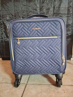 17" Carry-On Spinner 