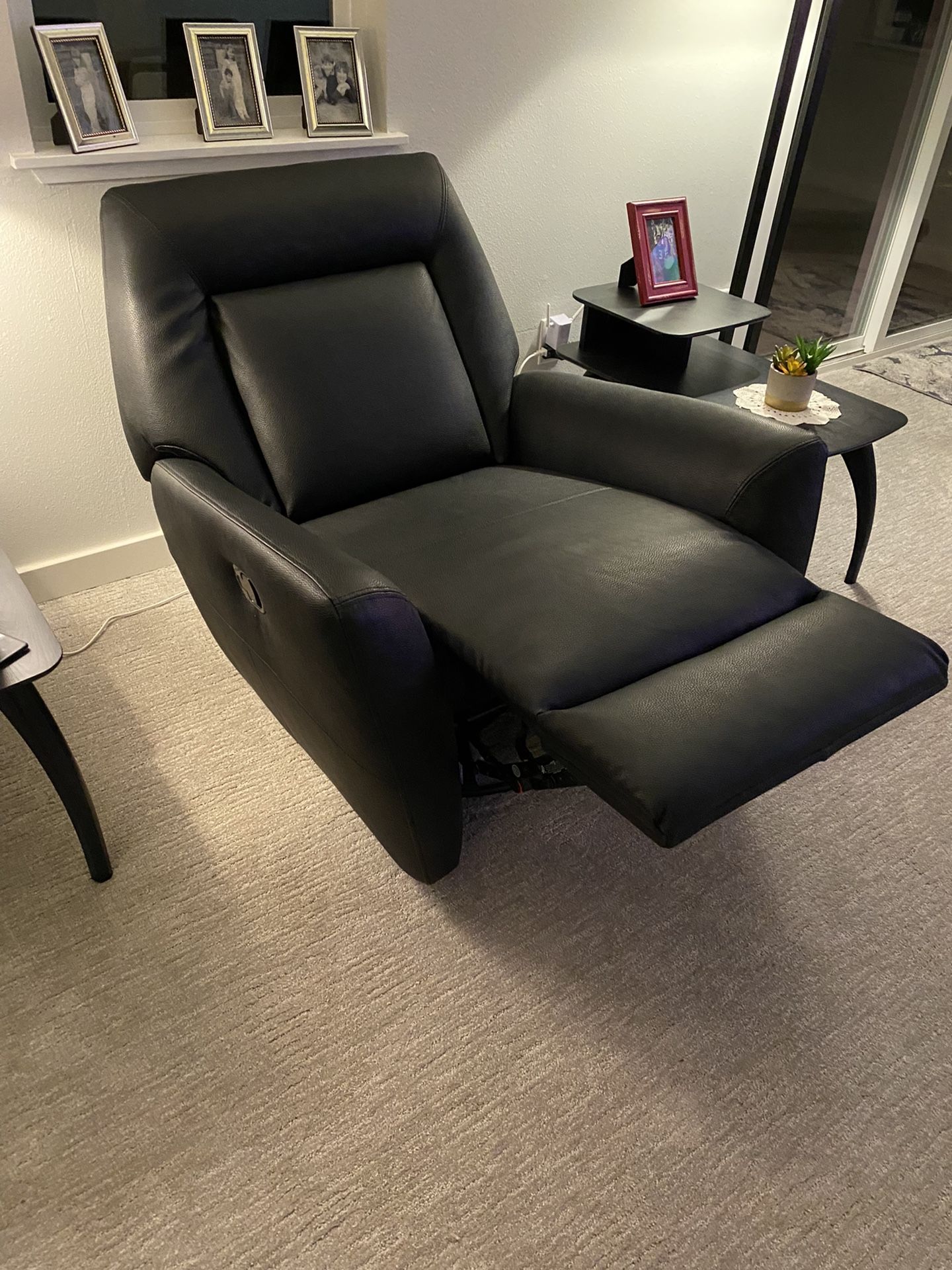 Kasala Swivel Rocker Recliner Like New For Sale In Lynnwood WA OfferUp kasala-swivel-rocker-recliner-like-new-for-sale-in-lynnwood-wa-offerup