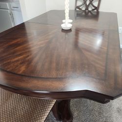 Dining Room Table, Two Captain's and 3 Regular Chairs, Includes 2 Leaves