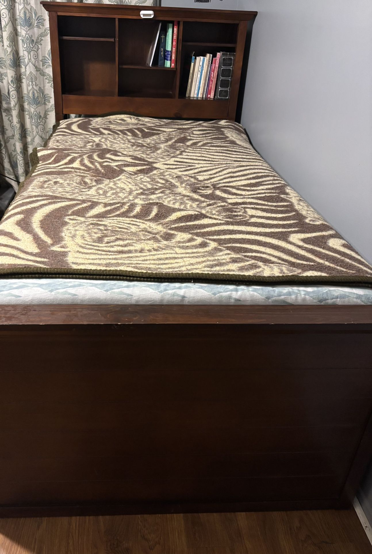 Twin Bed