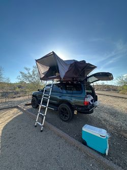 Hardshell rooftop tent