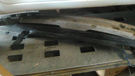 2009 10 11 12 Genesis sedan rear bumper reinforcement and absorber