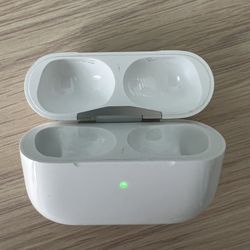 AirPods Pro 2nd Generation MagSafe Charging Case (USB -C)A2968