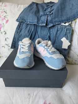 New Balance 237 Sneakers – Size 6