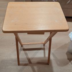 Clean Solid Wood Tray Table
