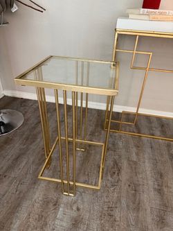 Night stand/ side table only one !!