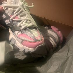 Balenciagas Track Size 7