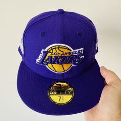 Los Angeles Lakers ‘17x NBA Finals Champions’ Fitted Hat Size 7 3/4