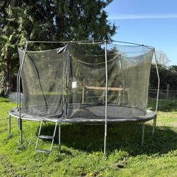 Free Big Trampoline