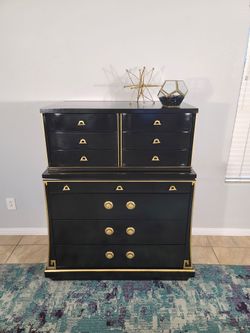Art Deco Dresser Midcentury Hollywood Regency style black lacquer and gilt ten drawer bachelors chest