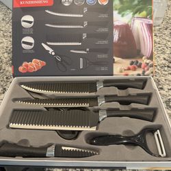 Brand Knew Knife Set - 4 Blades A Peeler And Scissor 