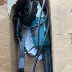Makita Grinder 