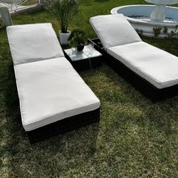 brand new patio lounge chairs set