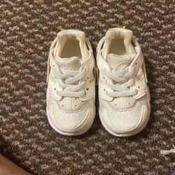 Baby Girl Nike Shoes Size 4c