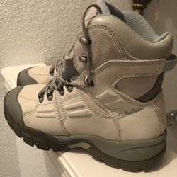 Woman’s Snow boots